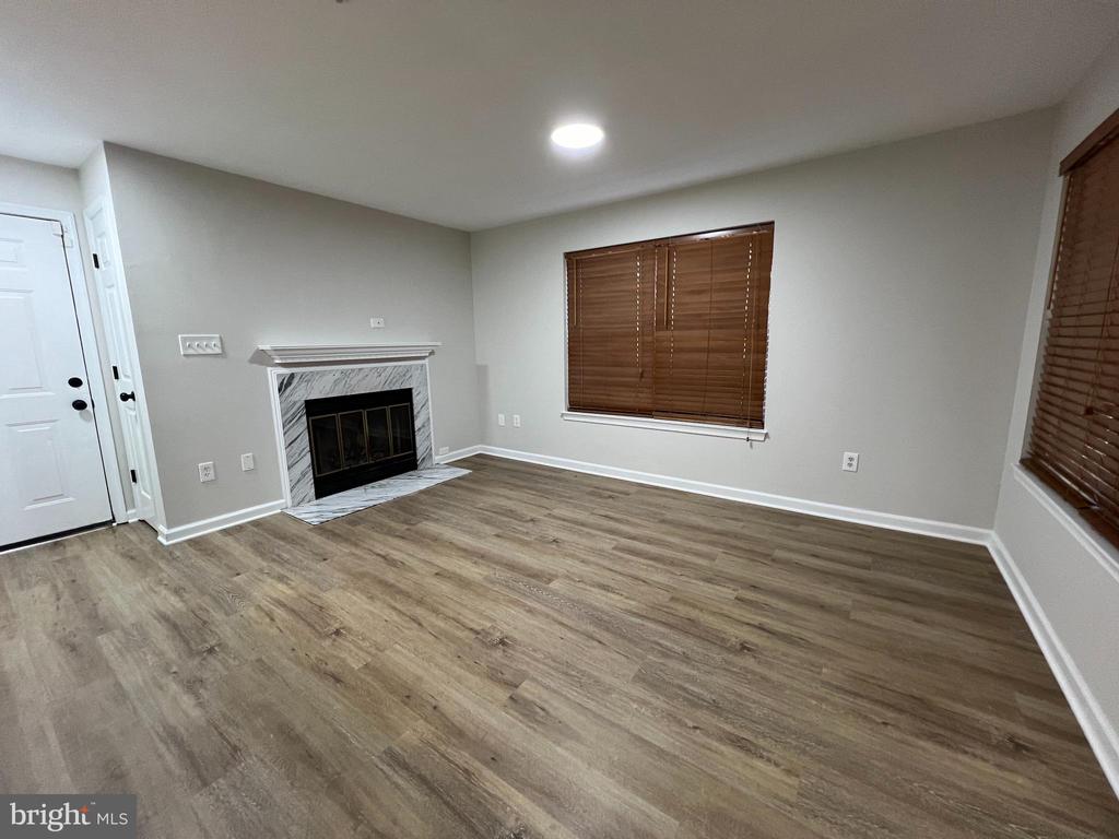 903 Hillside Lake Ter #602