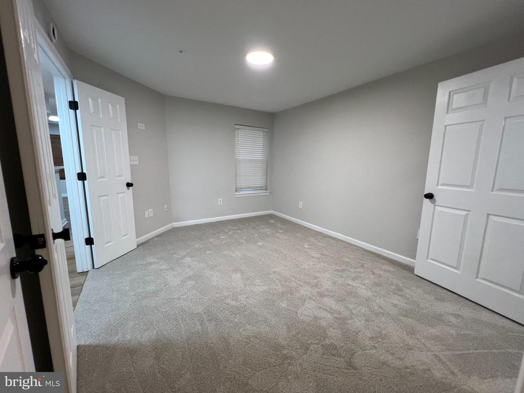 903 Hillside Lake Ter #602