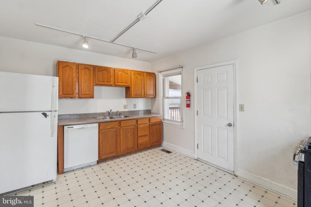 2311 MICHIGAN AVENUE