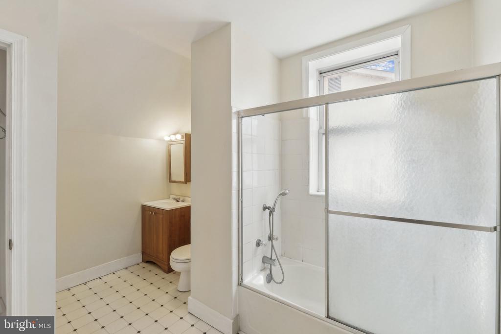 2311 MICHIGAN AVENUE
