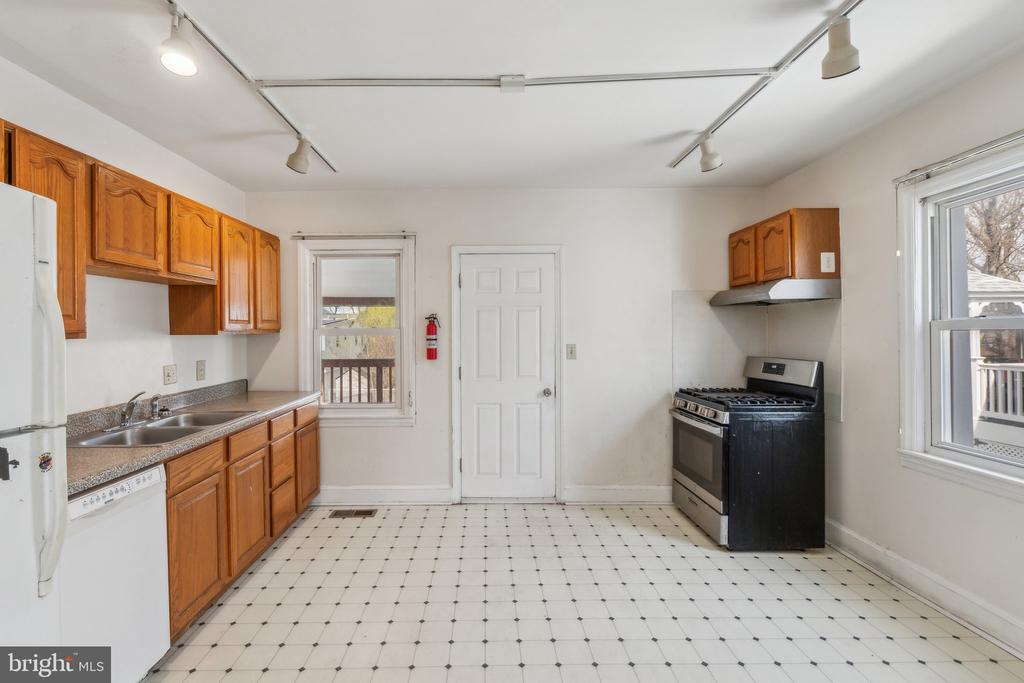 2311 MICHIGAN AVENUE