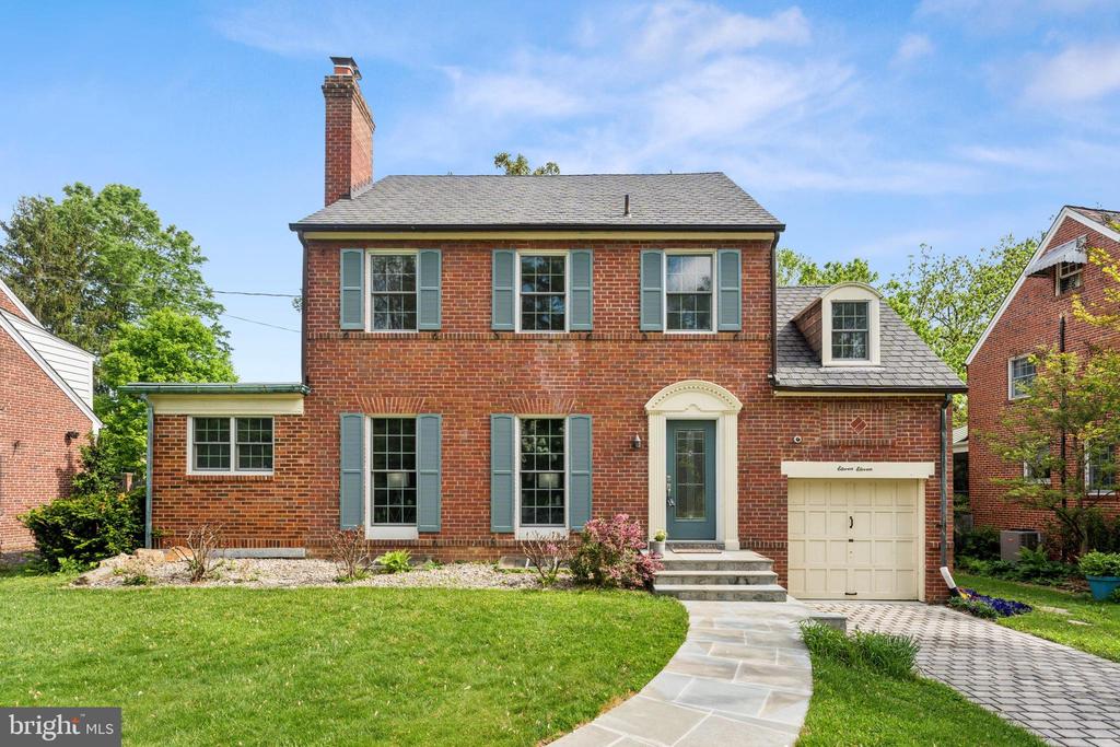 1111 WOODSIDE PKWY