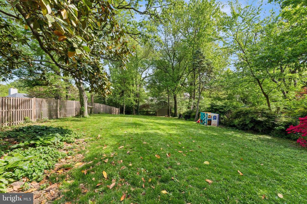 1111 WOODSIDE PKWY