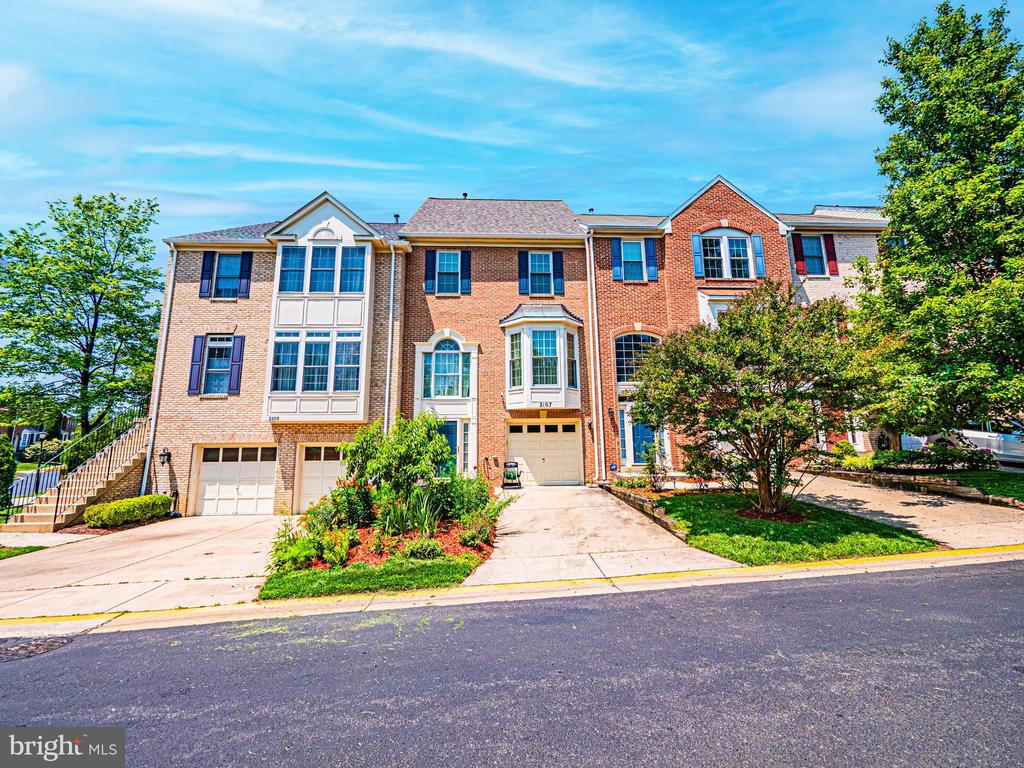 2107 HOUNDS RUN PLACE