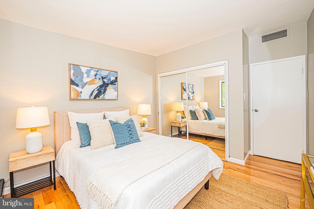 10404 ROCKVILLE PIK Unit: 401