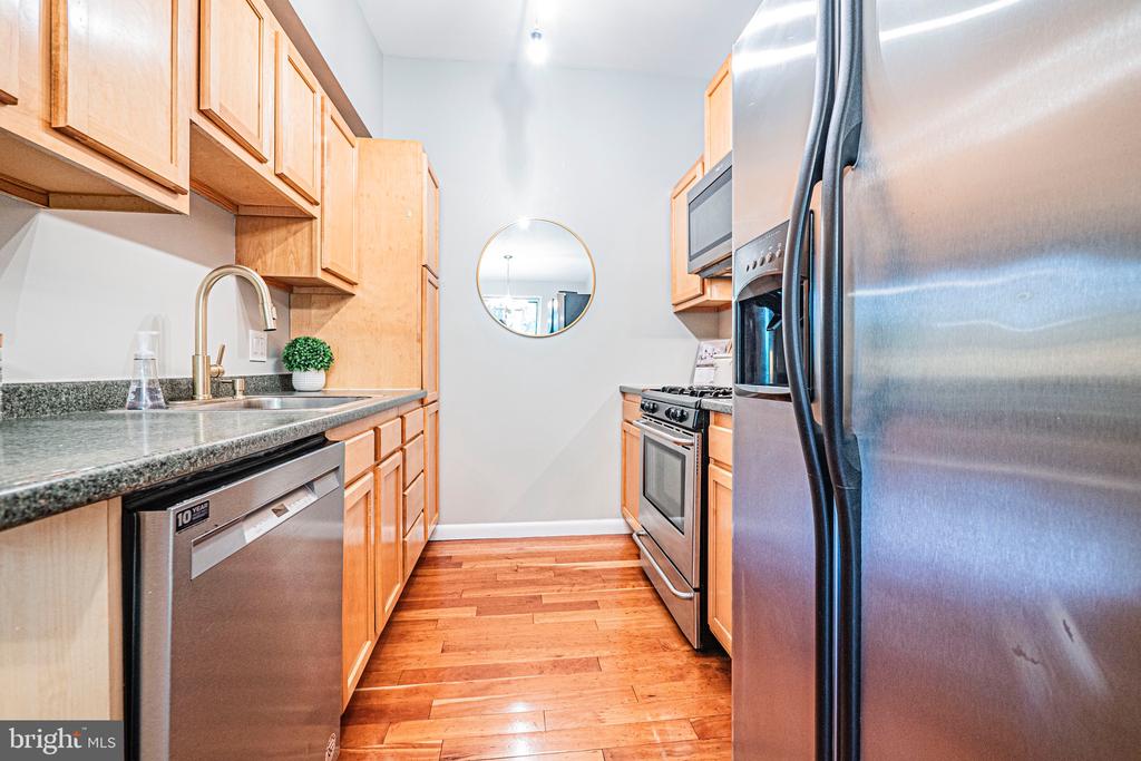 10404 ROCKVILLE PIK Unit: 401