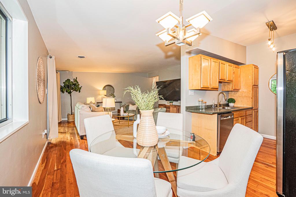 10404 ROCKVILLE PIK Unit: 401