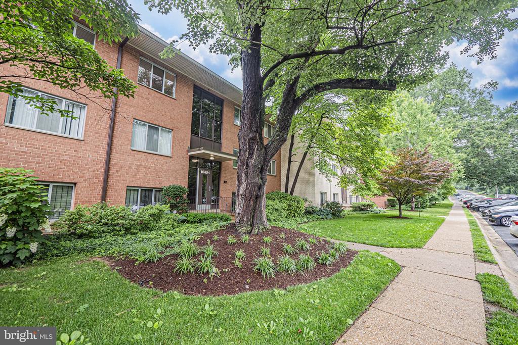 10404 ROCKVILLE PIK Unit: 401