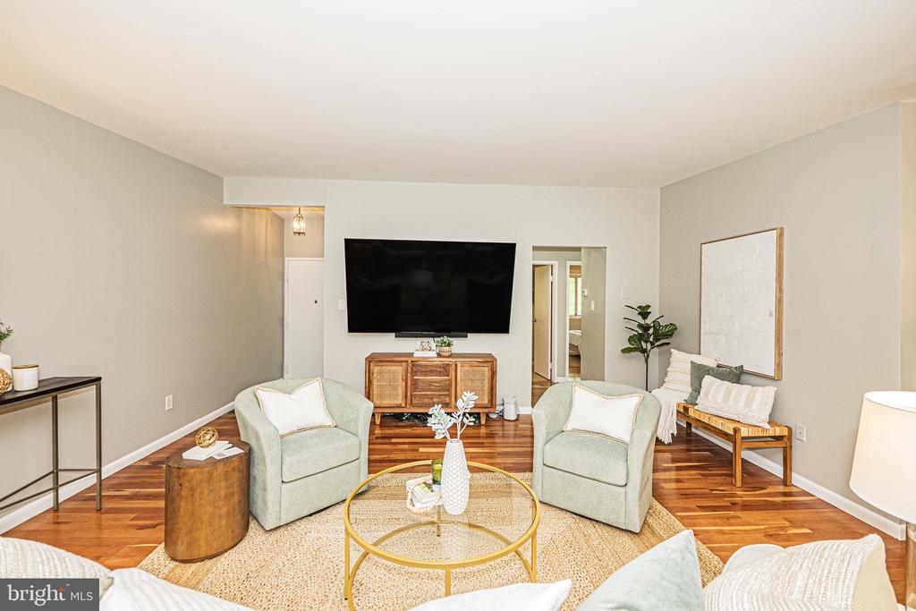 10404 ROCKVILLE PIK Unit: 401