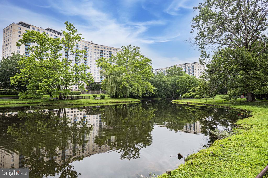 10404 ROCKVILLE PIK Unit: 401