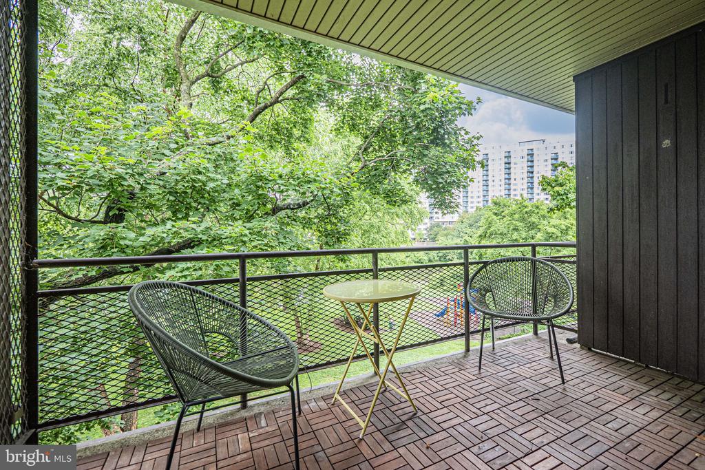 10404 ROCKVILLE PIK Unit: 401