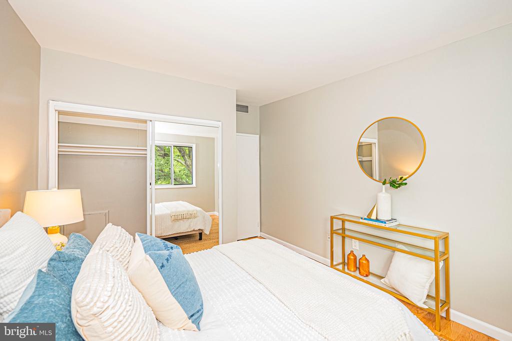 10404 ROCKVILLE PIK Unit: 401