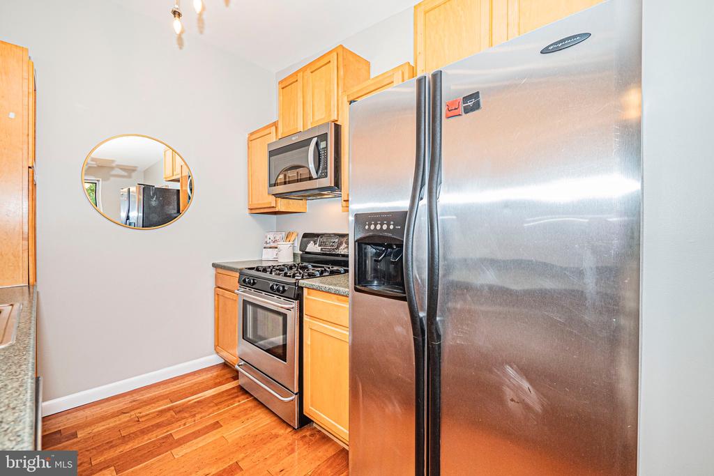 10404 ROCKVILLE PIK Unit: 401