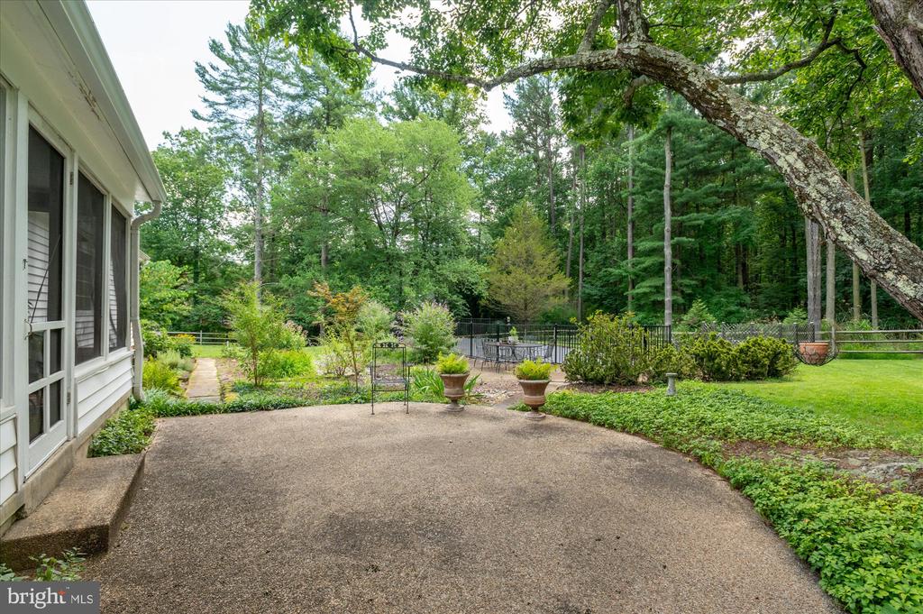 10706 Rock Run Dr