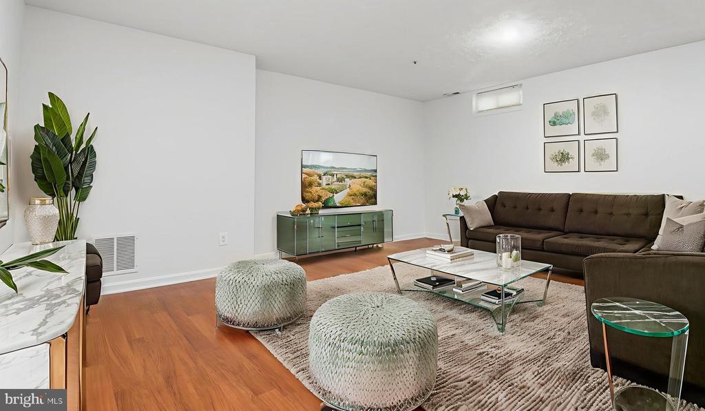 8417 MEADOW GREEN WAY