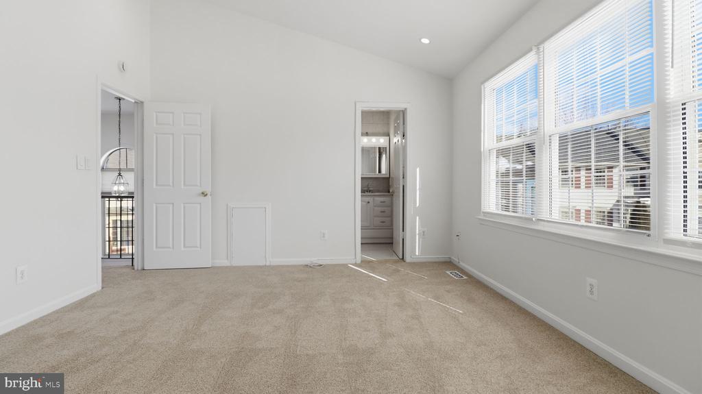 8417 MEADOW GREEN WAY