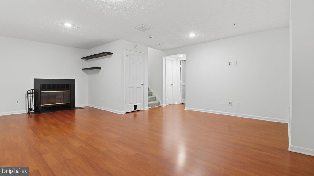 8417 MEADOW GREEN WAY