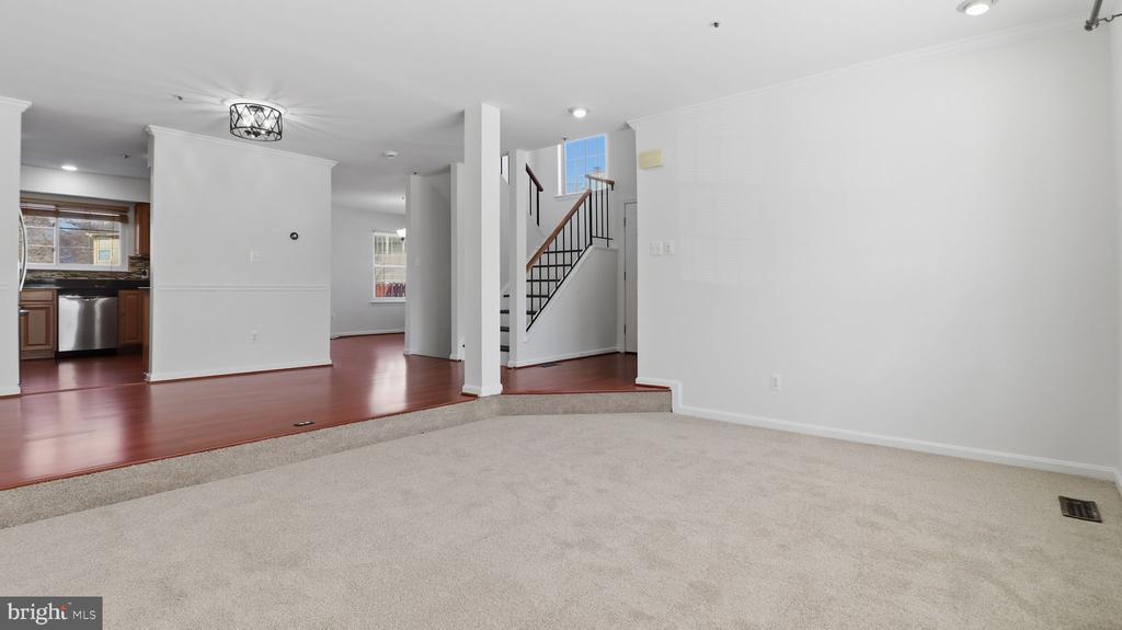 8417 MEADOW GREEN WAY