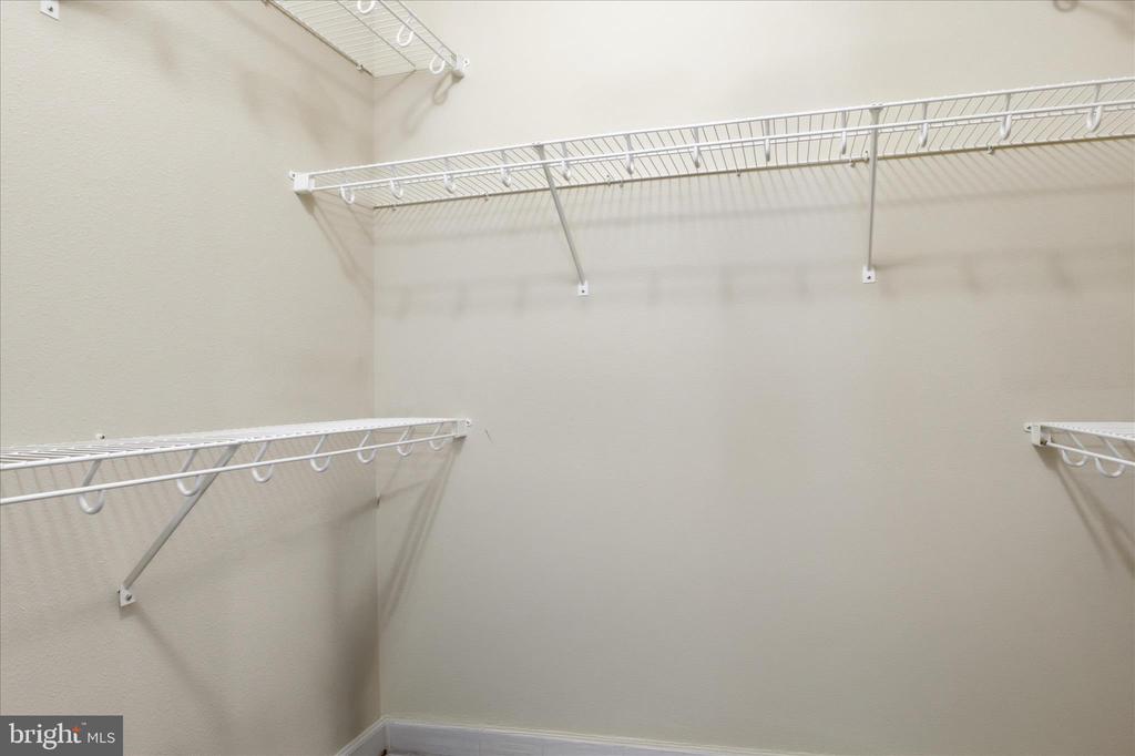 501 HUNGERFORD DRIVE Unit: 338