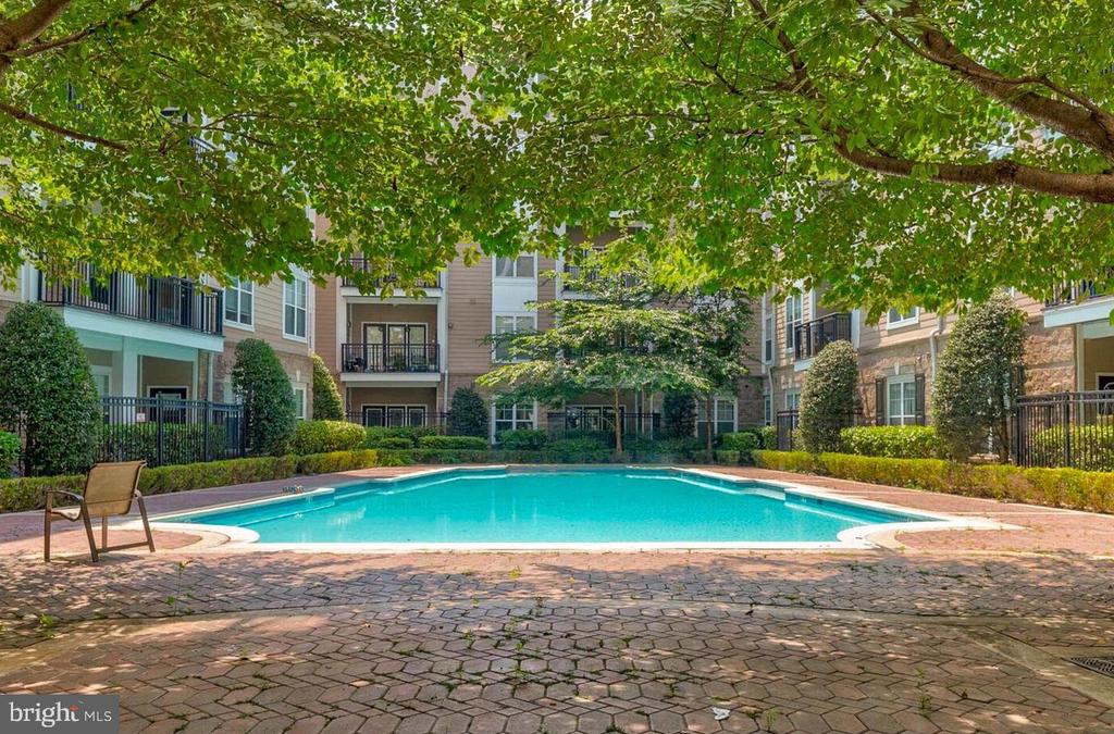 501 HUNGERFORD DRIVE Unit: 338