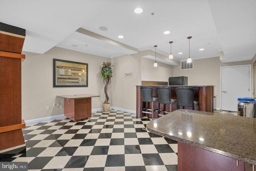 501 HUNGERFORD DRIVE Unit: 338