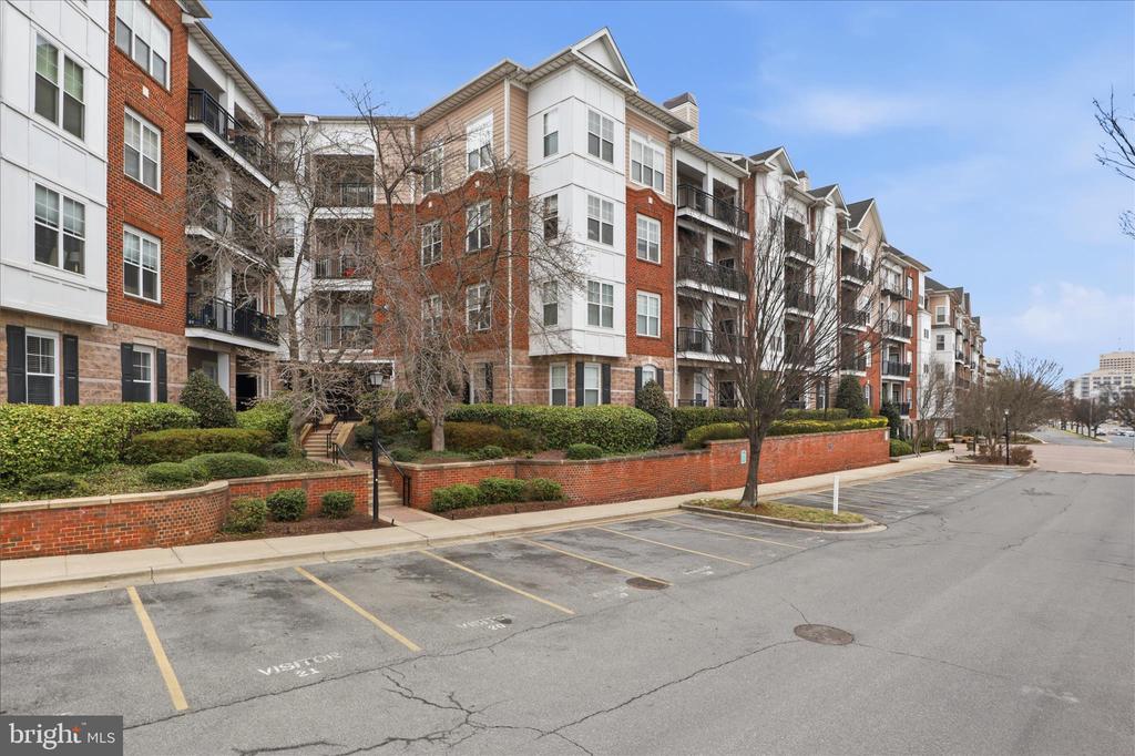 501 HUNGERFORD DRIVE Unit: 338