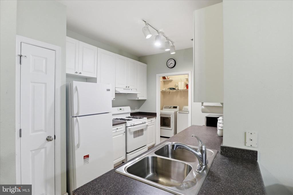 501 HUNGERFORD DRIVE Unit: 338