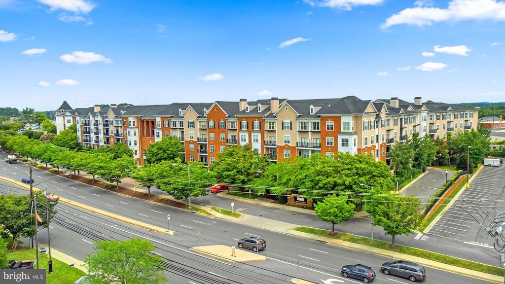 501 HUNGERFORD DRIVE Unit: 338