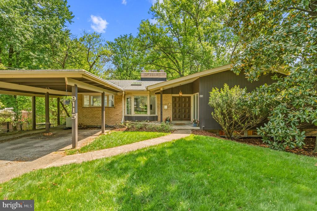 9115 LEVELLE DRIVE