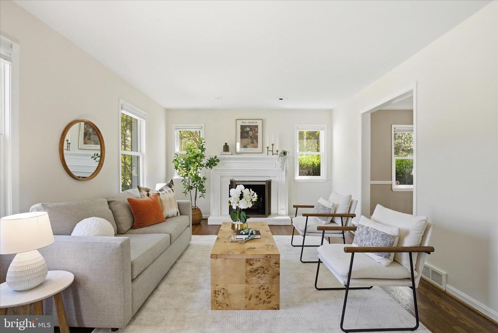 8512 HAZELWOOD DRIVE