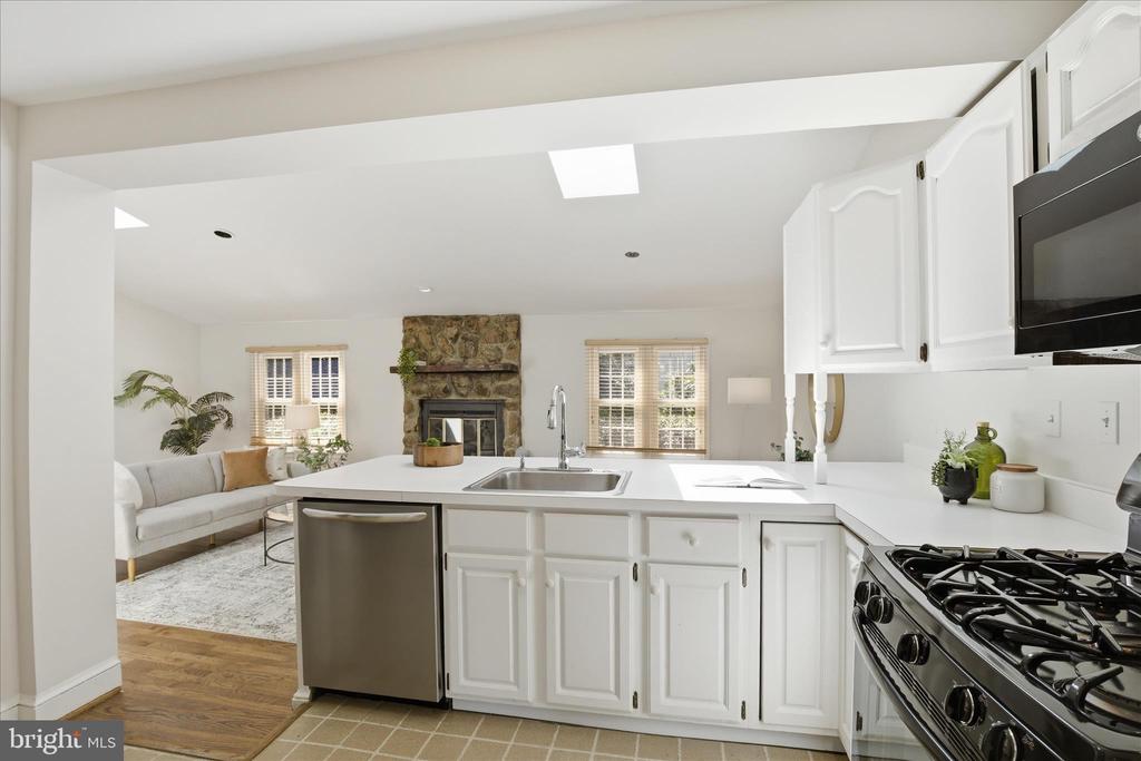 8512 HAZELWOOD DRIVE