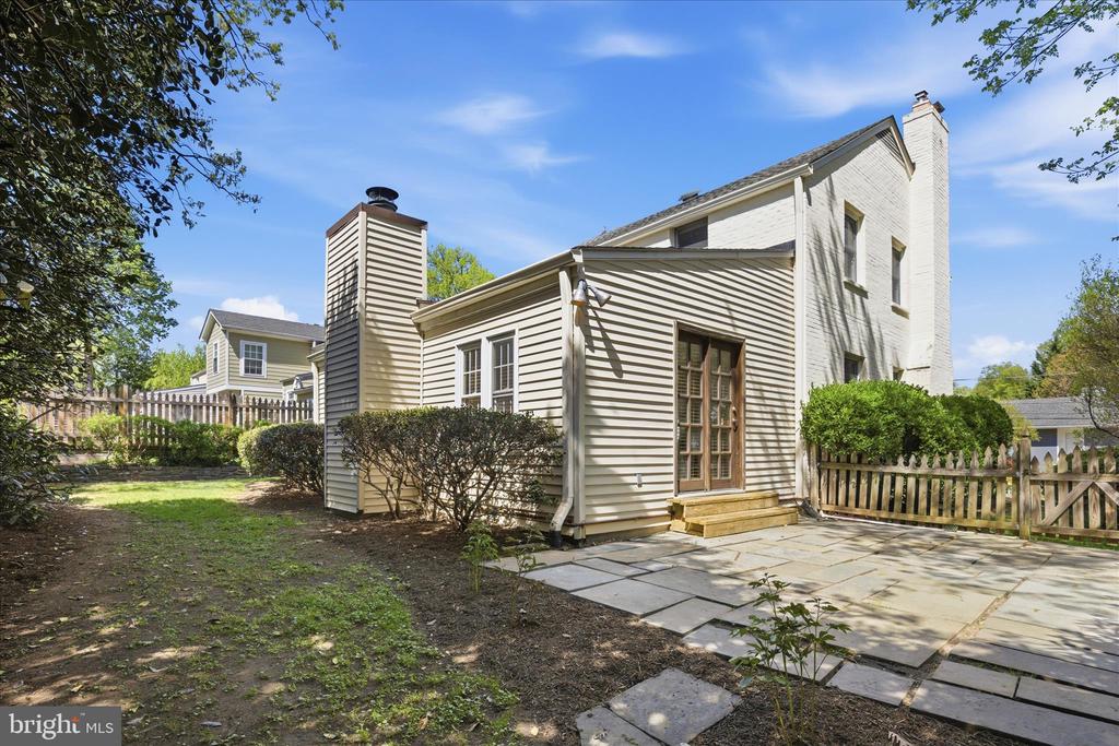 8512 HAZELWOOD DRIVE