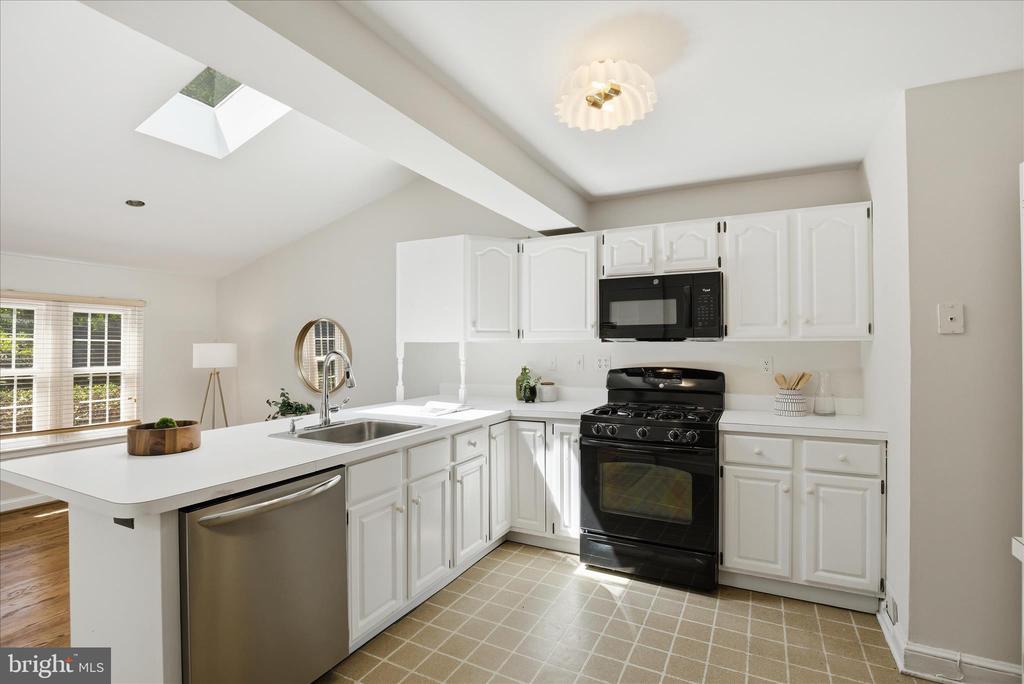 8512 HAZELWOOD DRIVE