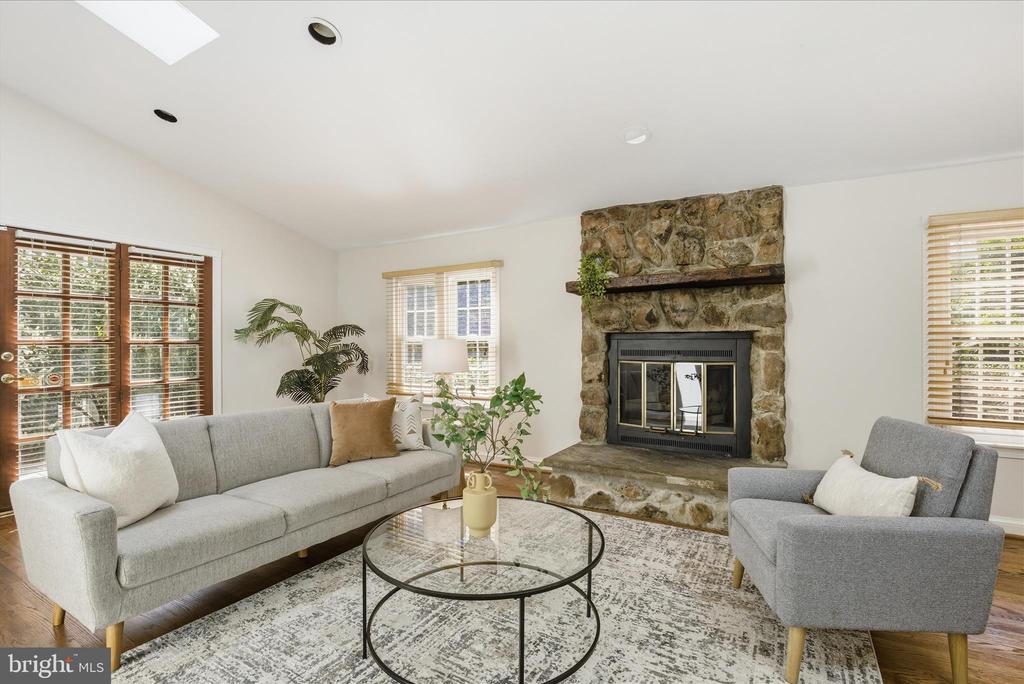 8512 HAZELWOOD DRIVE