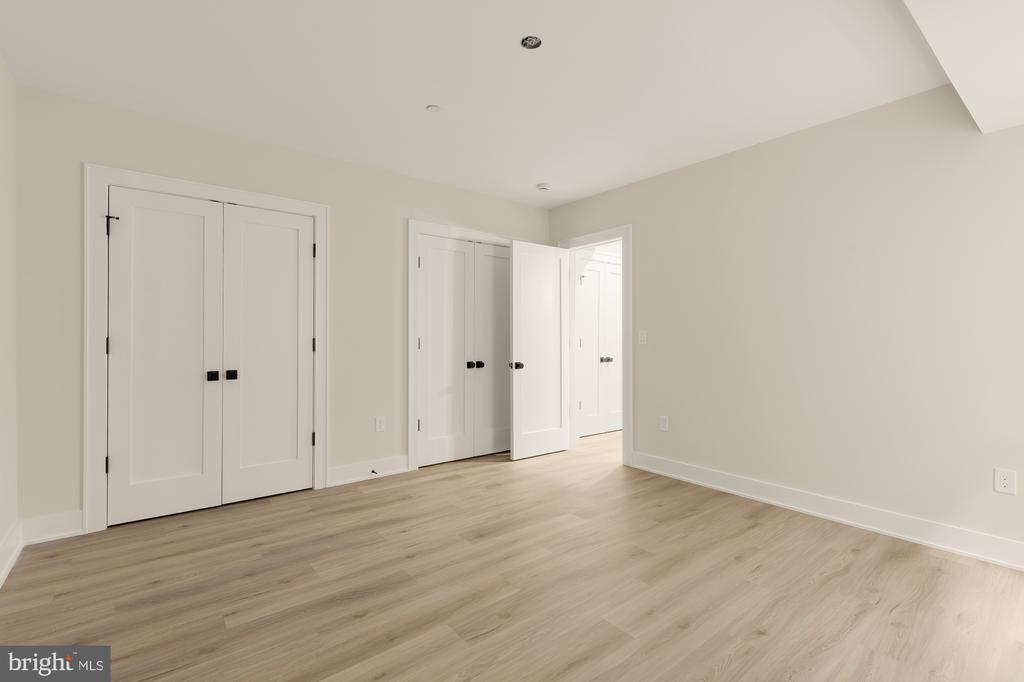9512 FOREST ROAD