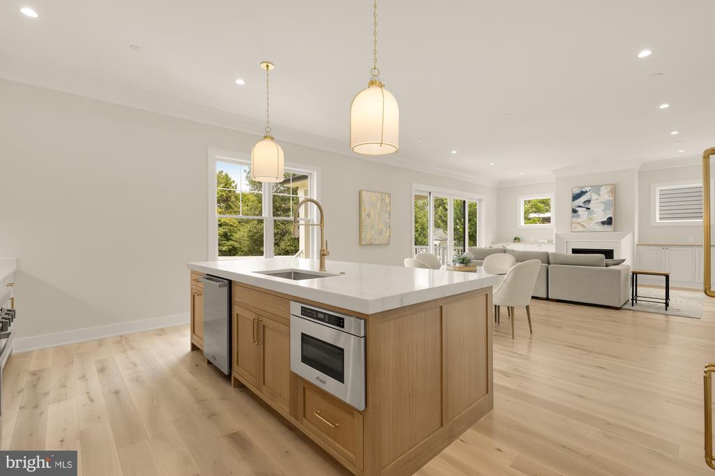 9512 FOREST ROAD