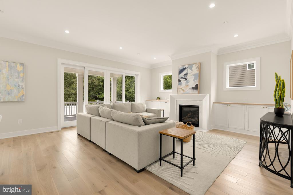9512 FOREST ROAD