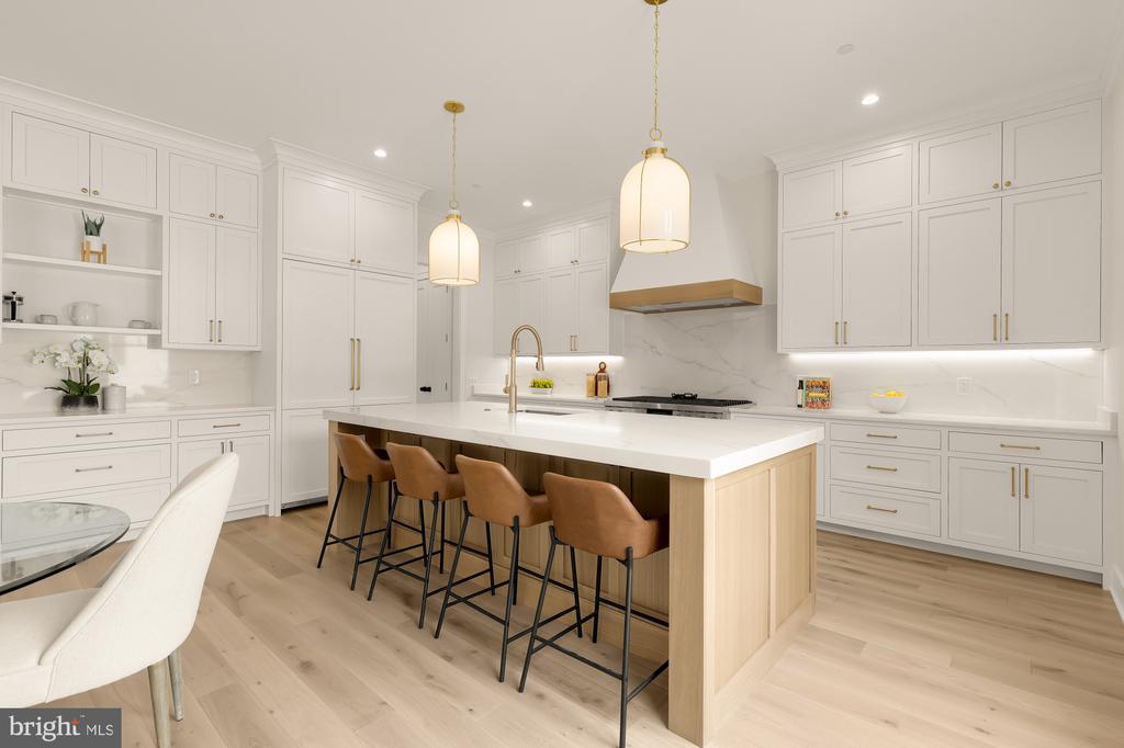 9512 FOREST ROAD