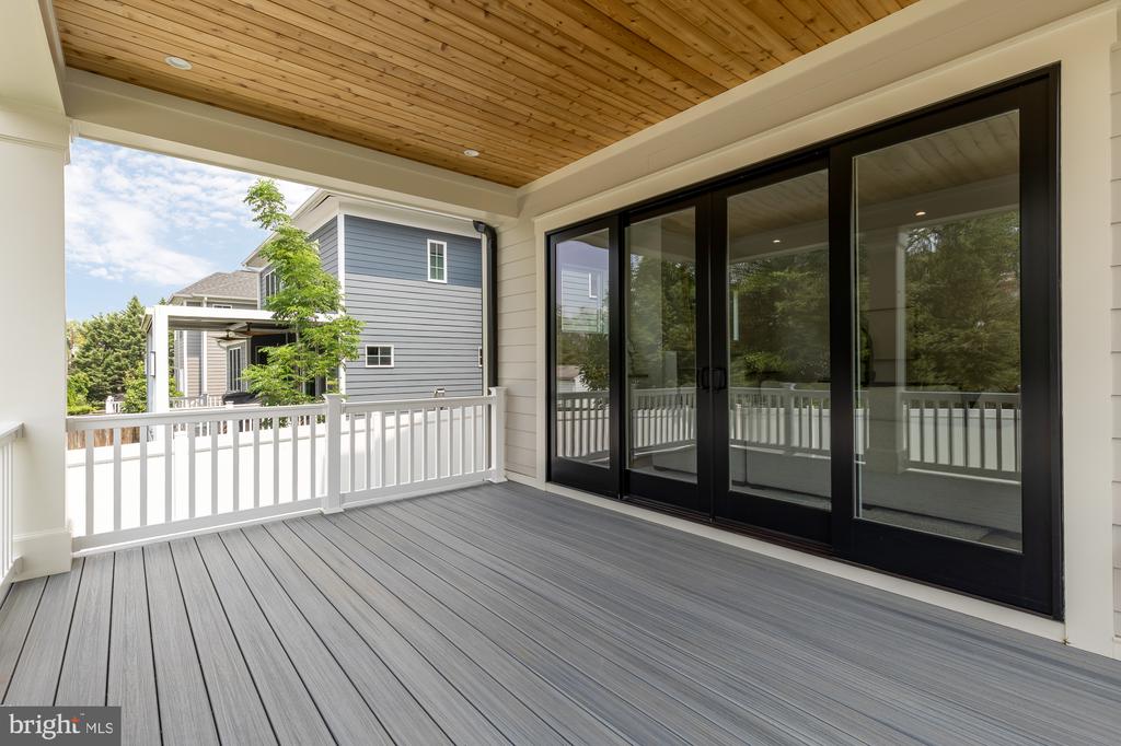 9512 FOREST ROAD