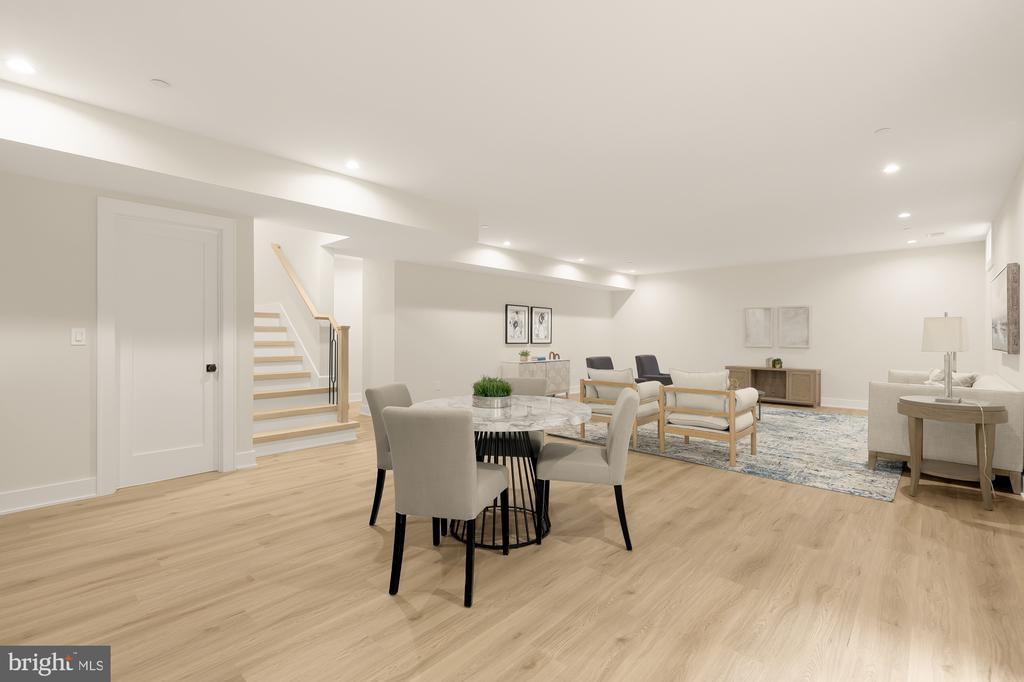9512 FOREST ROAD