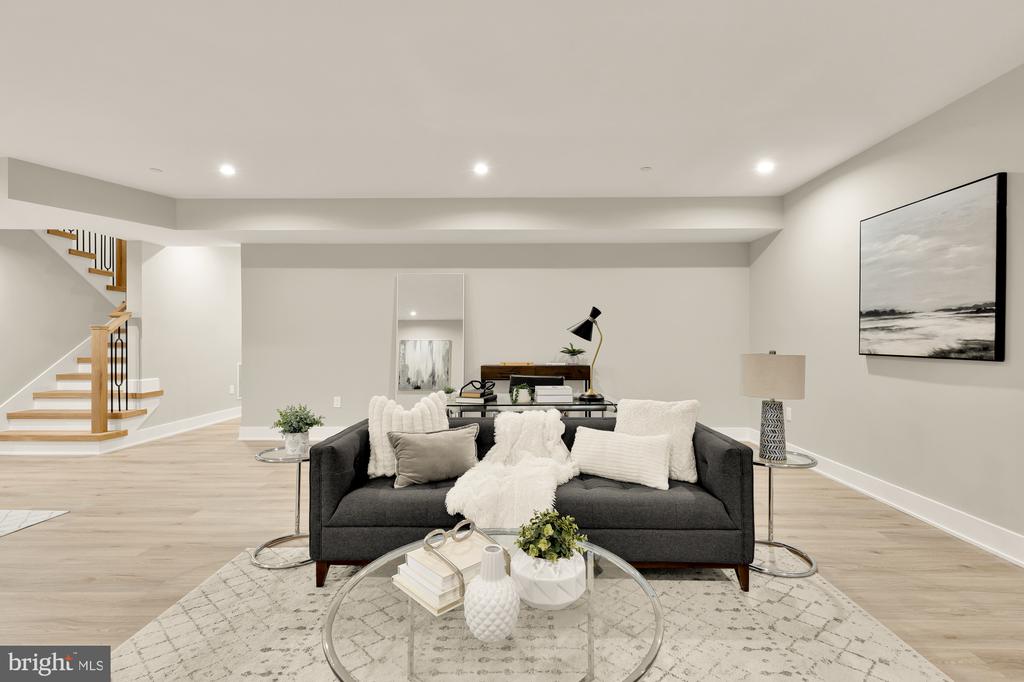 9508 FOREST ROAD