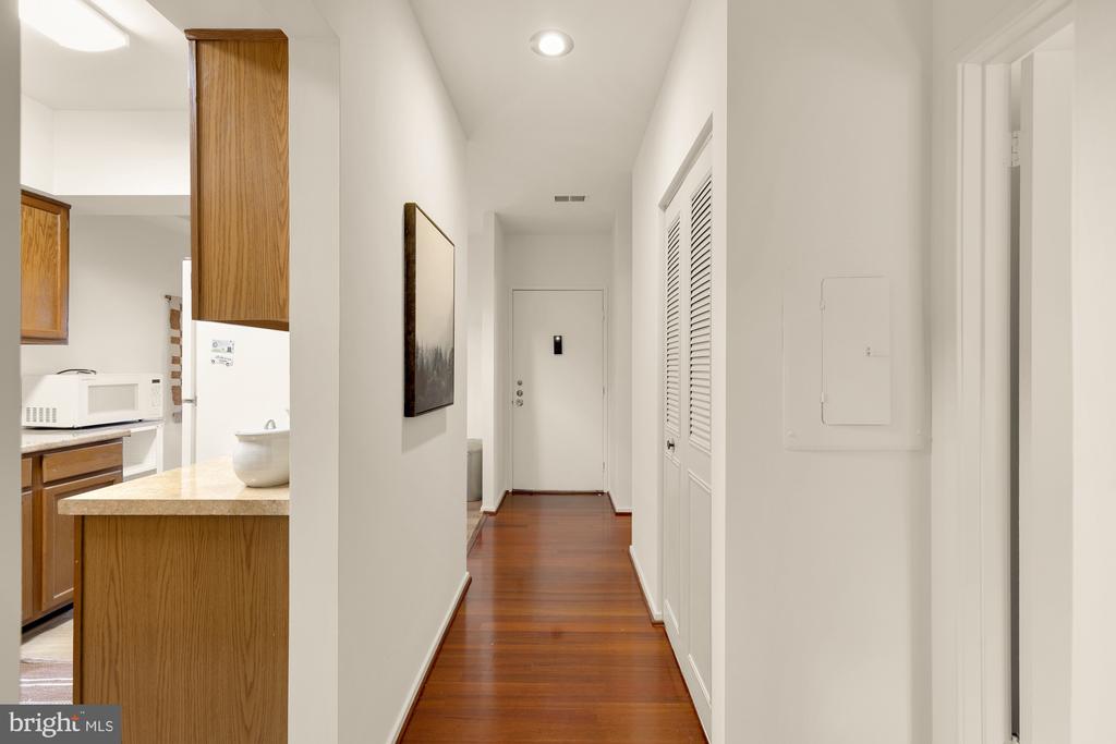 6060 CALIFORNIA CIRCLE Unit: 406