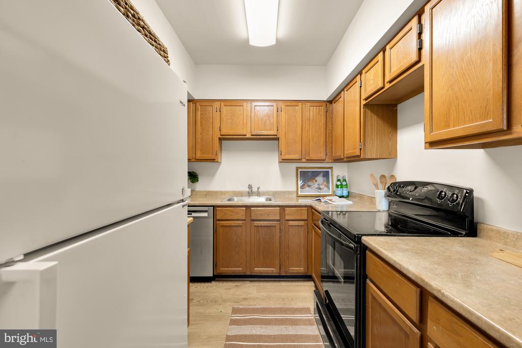 6060 CALIFORNIA CIRCLE Unit: 406
