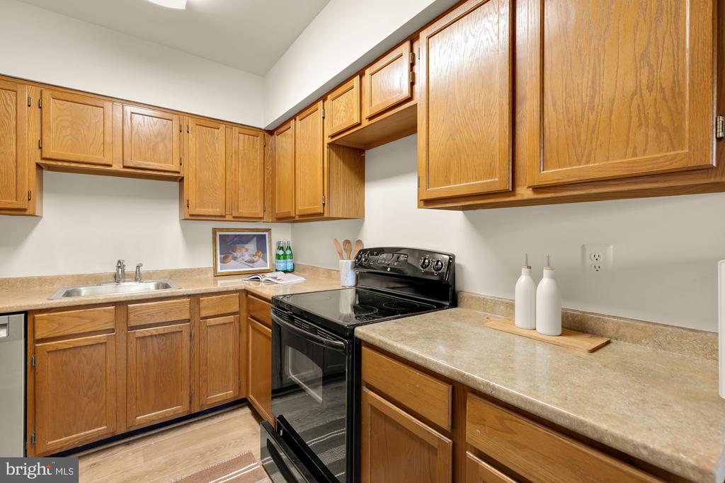 6060 CALIFORNIA CIRCLE Unit: 406