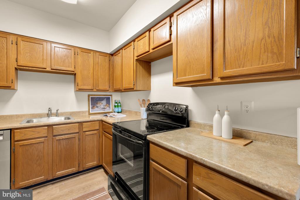 6060 CALIFORNIA CIRCLE Unit: 406