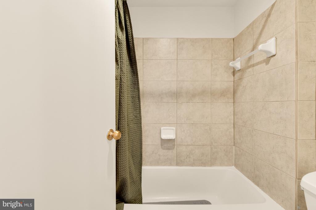 6060 CALIFORNIA CIRCLE Unit: 406