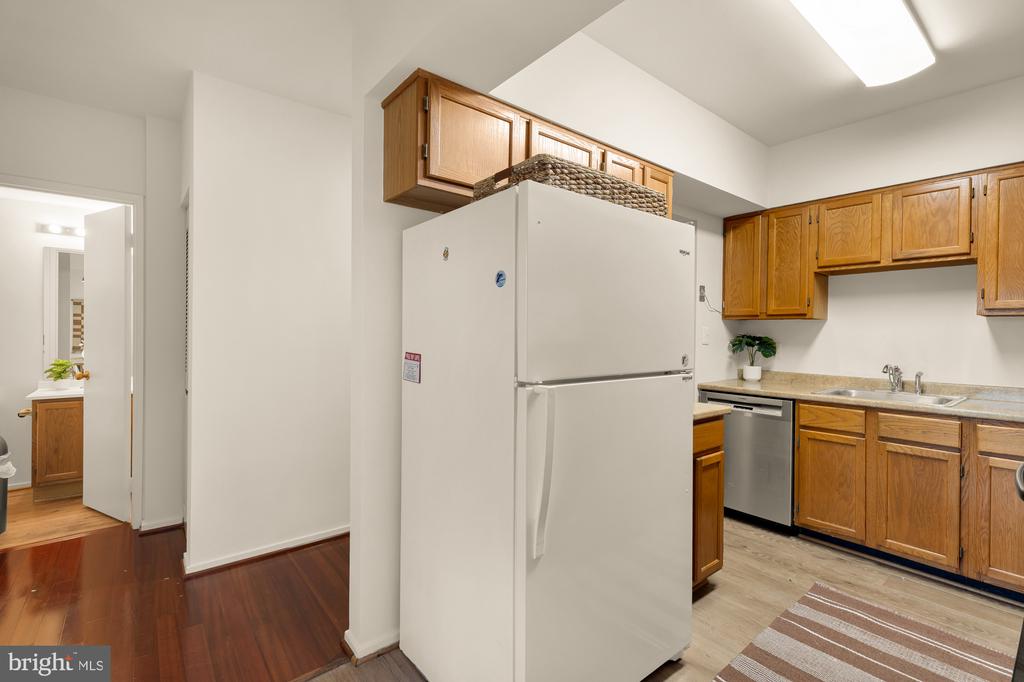 6060 CALIFORNIA CIRCLE Unit: 406