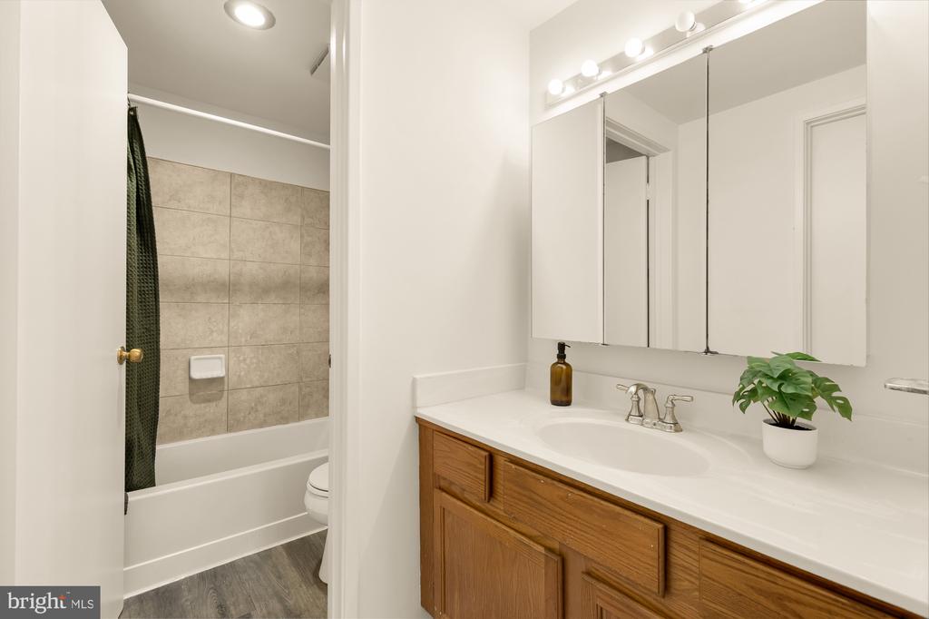 6060 CALIFORNIA CIRCLE Unit: 406