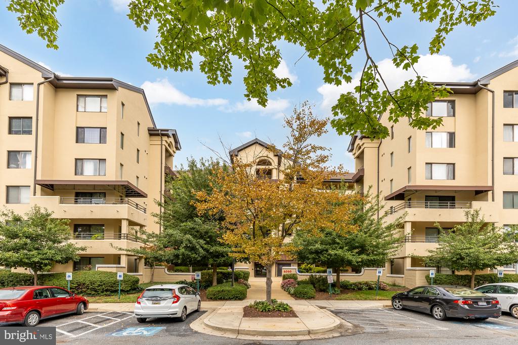 6060 CALIFORNIA CIRCLE Unit: 406