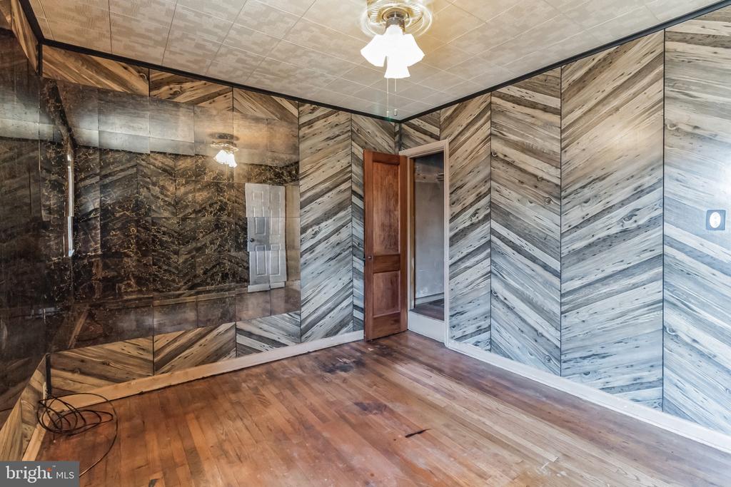 1304 CHAPEL OAKS DRIVE